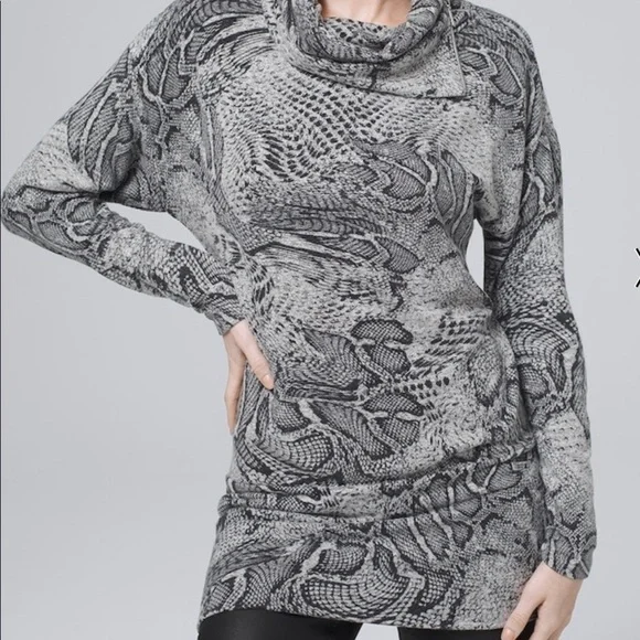 White House Black Market printed tunic! - Picture 6 of 8